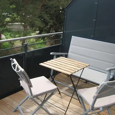 05 Apartment